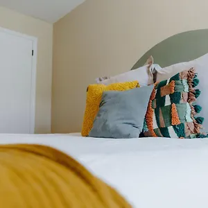 Apartment Centrally Located 3br Overton Square Fast Wifi Free Parking Yes Pets, Memphis